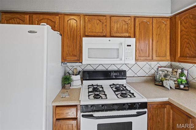 46 N Circle Drive, East Alton, IL 62024