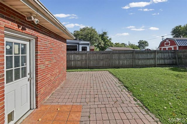 46 N Circle Drive, East Alton, IL 62024