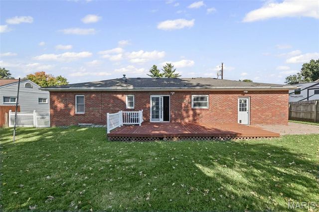 46 N Circle Drive, East Alton, IL 62024