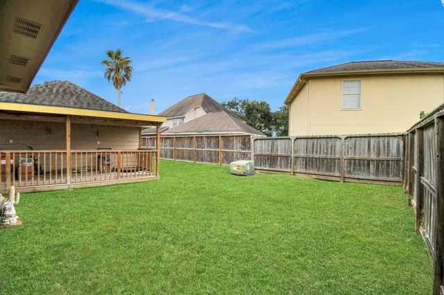 2543 Acadiana Lane, Seabrook, TX 77586