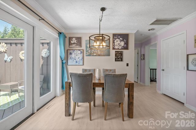 132 Top Flite Drive, Statesville, NC 28677