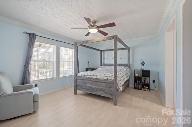 132 Top Flite Drive, Statesville, NC 28677