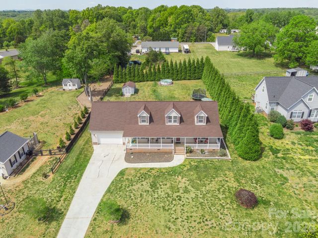 132 Top Flite Drive, Statesville, NC 28677