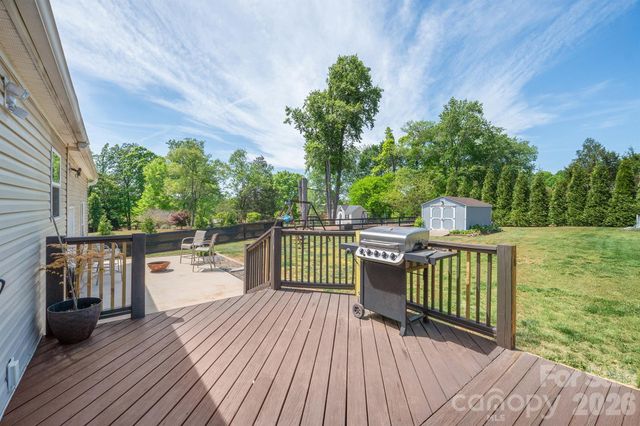 132 Top Flite Drive, Statesville, NC 28677