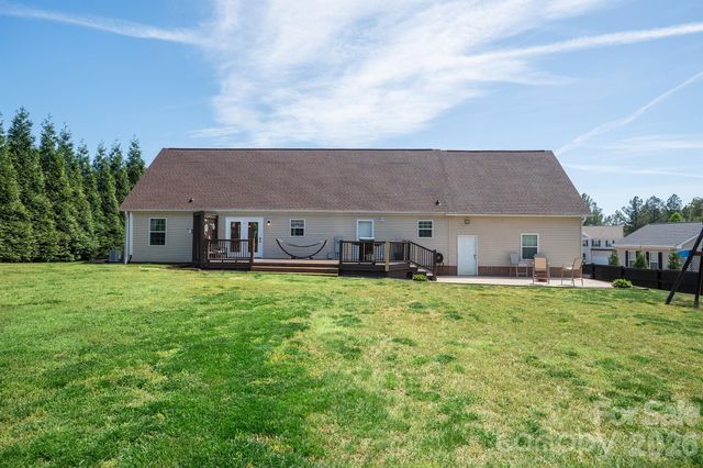 132 Top Flite Drive, Statesville, NC 28677
