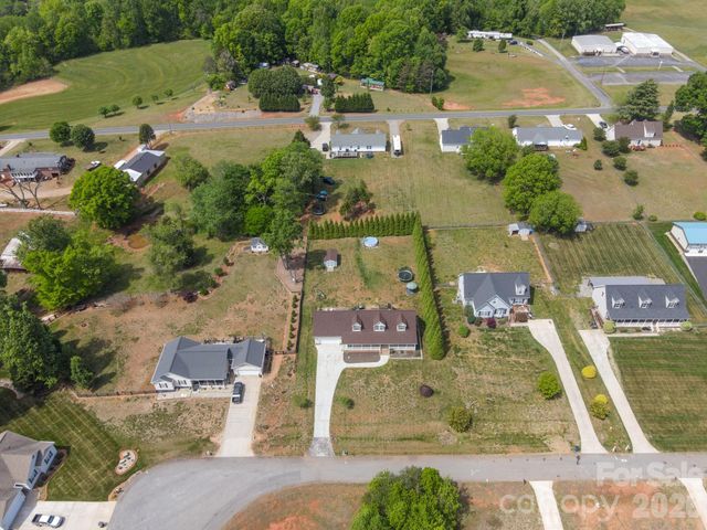 132 Top Flite Drive, Statesville, NC 28677