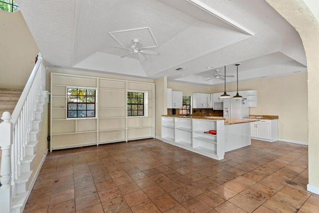 206 Queens Lane, Palm Beach, FL 33480