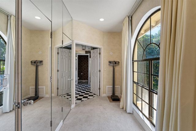 206 Queens Lane, Palm Beach, FL 33480