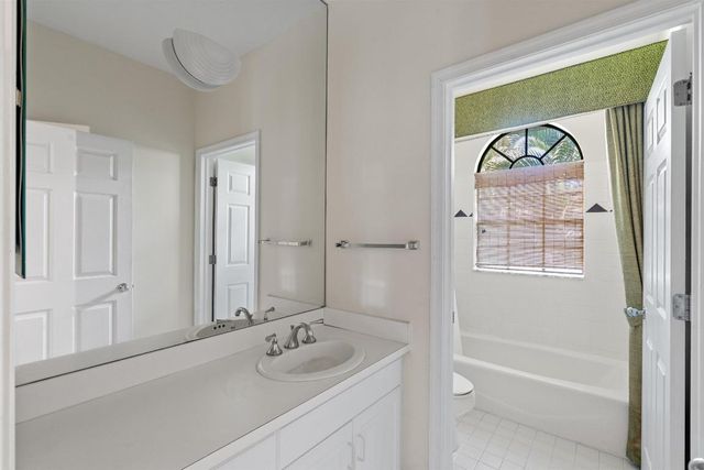 206 Queens Lane, Palm Beach, FL 33480