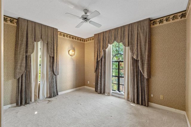 206 Queens Lane, Palm Beach, FL 33480