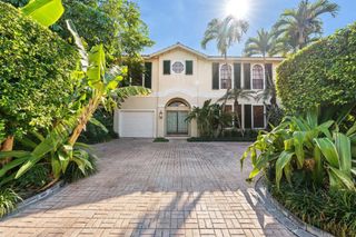 206 Queens Lane, Palm Beach, FL 33480