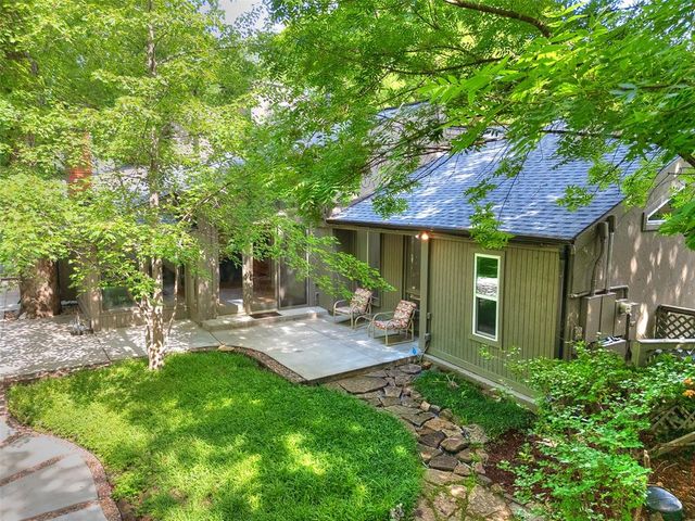 1012 Nottingham Circle, Norman, OK 73072