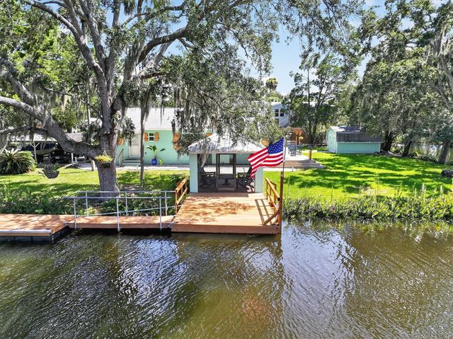 6086 ISLAND DRIVE, Weeki Wachee, FL 34607