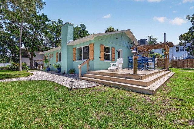 6086 ISLAND DRIVE, Weeki Wachee, FL 34607