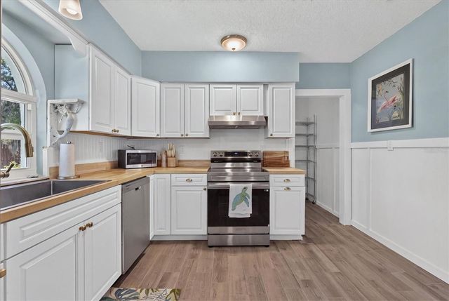 6086 ISLAND DRIVE, Weeki Wachee, FL 34607