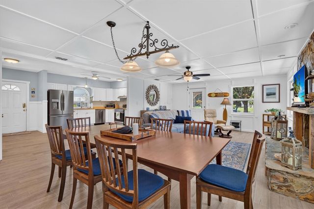 6086 ISLAND DRIVE, Weeki Wachee, FL 34607