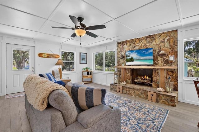 6086 ISLAND DRIVE, Weeki Wachee, FL 34607