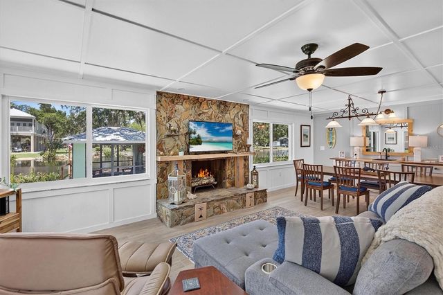 6086 ISLAND DRIVE, Weeki Wachee, FL 34607