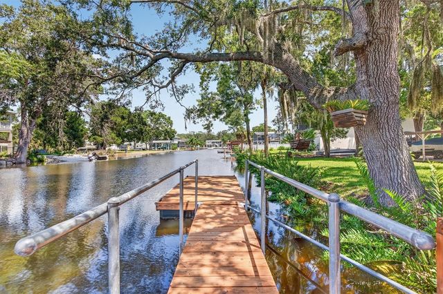 6086 ISLAND DRIVE, Weeki Wachee, FL 34607