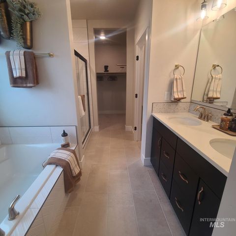 9537 S Geothermal Ave, Kuna, ID 83634