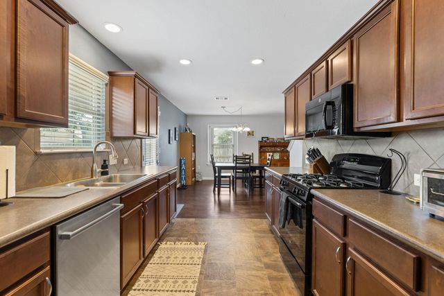 201 Mossberg LN, Bastrop, TX 78602