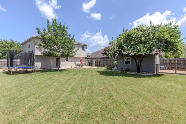201 Mossberg LN, Bastrop, TX 78602