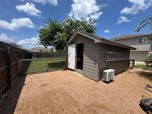 201 Mossberg LN, Bastrop, TX 78602