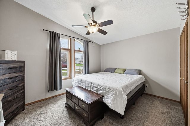 1095 E Main Street, Robins, IA 52328