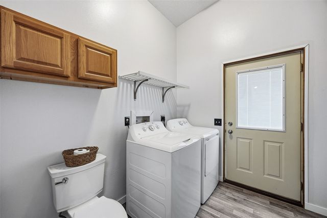 1095 E Main Street, Robins, IA 52328