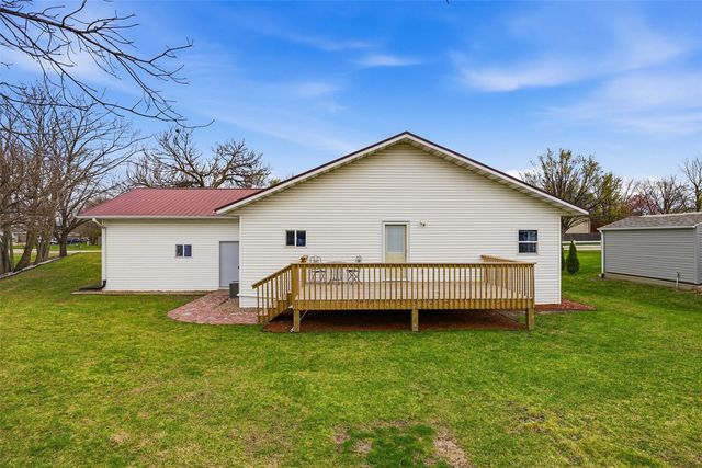 1095 E Main Street, Robins, IA 52328