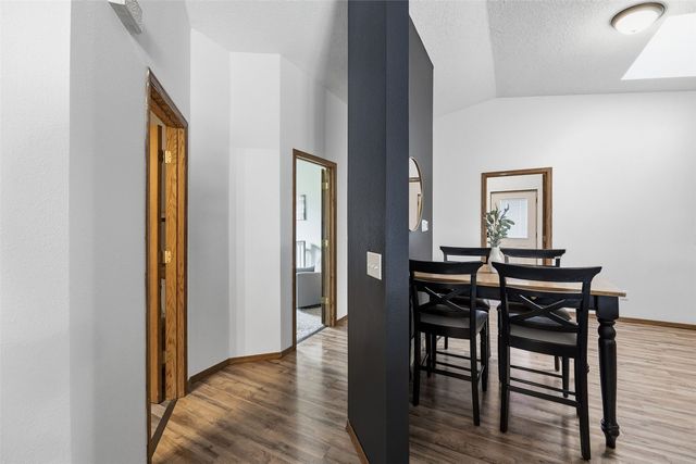 1095 E Main Street, Robins, IA 52328