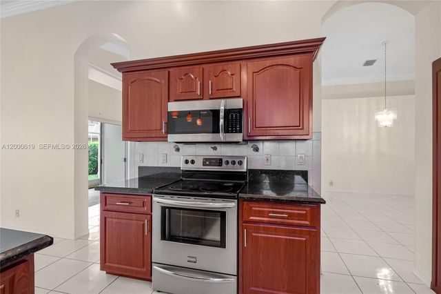 6306 Harbour Oak Dr, Lake Worth, FL 33467
