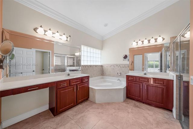 6306 Harbour Oak Dr, Lake Worth, FL 33467
