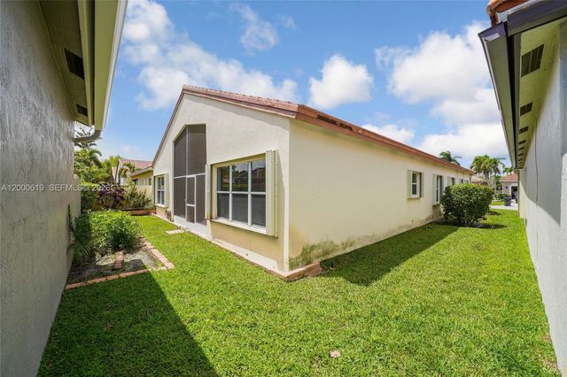 6306 Harbour Oak Dr, Lake Worth, FL 33467