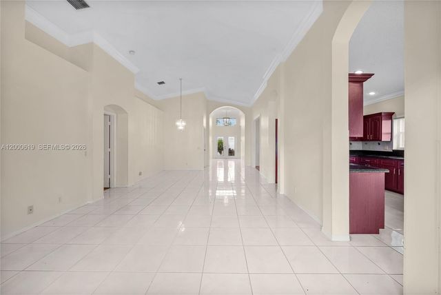 6306 Harbour Oak Dr, Lake Worth, FL 33467