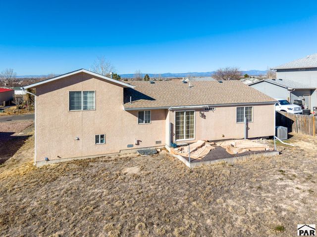 664 S Song Sparrow Dr, Pueblo, CO 81007