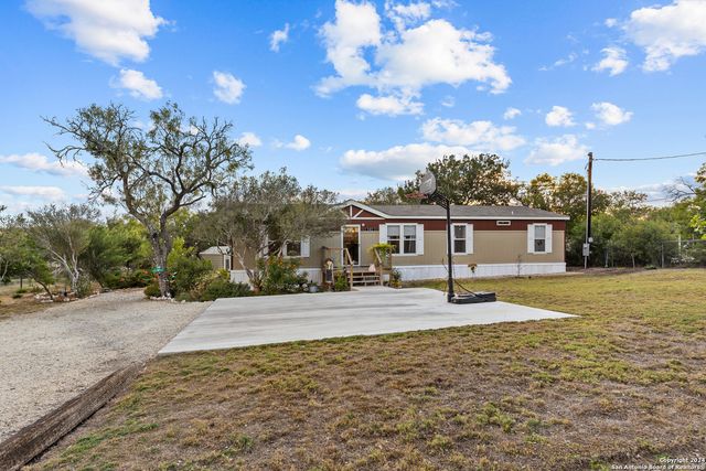 141 County Road 459, Hondo, TX 78861