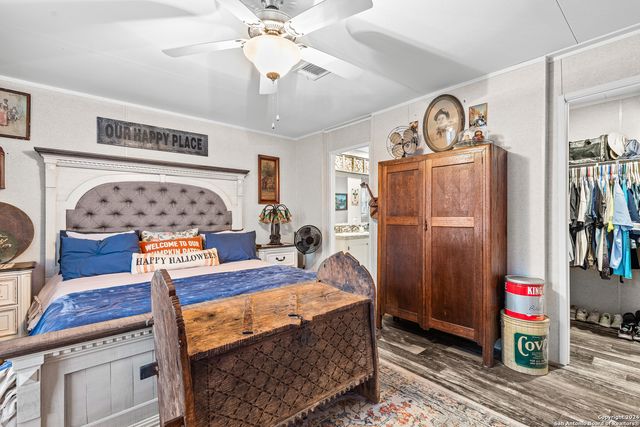 141 County Road 459, Hondo, TX 78861