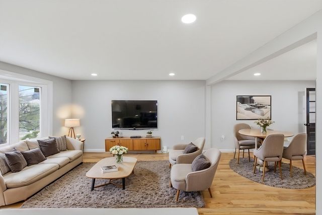 16 Bagley Rd, Holbrook, MA 02343