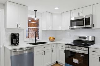 16 Bagley Rd, Holbrook, MA 02343