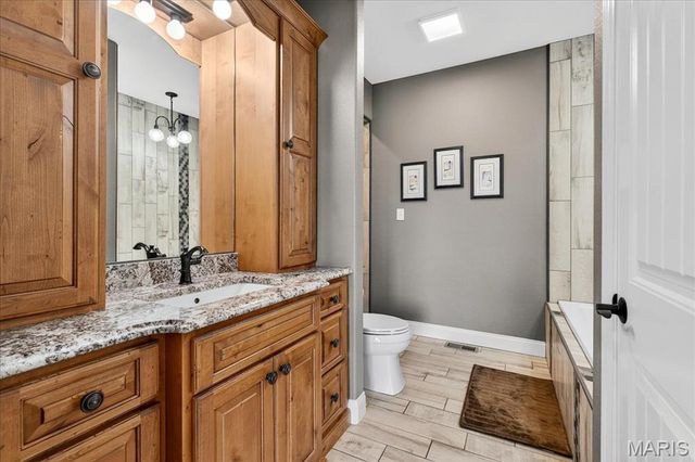 6020 N Lakeshore Drive, Hillsboro, MO 63050