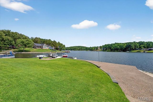 6020 N Lakeshore Drive, Hillsboro, MO 63050