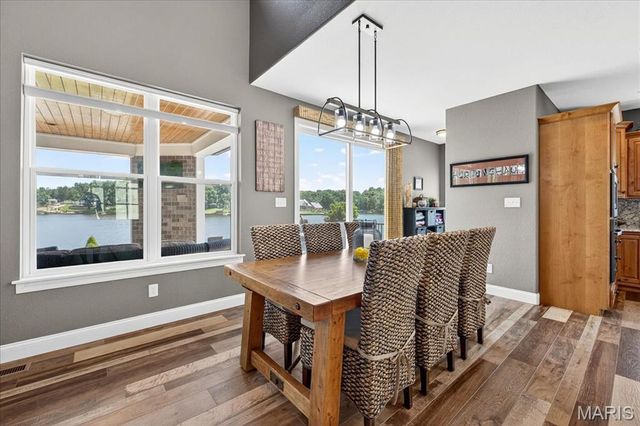 6020 N Lakeshore Drive, Hillsboro, MO 63050