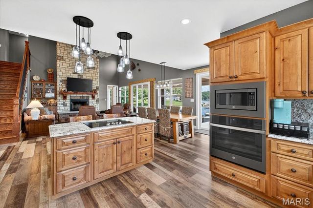 6020 N Lakeshore Drive, Hillsboro, MO 63050