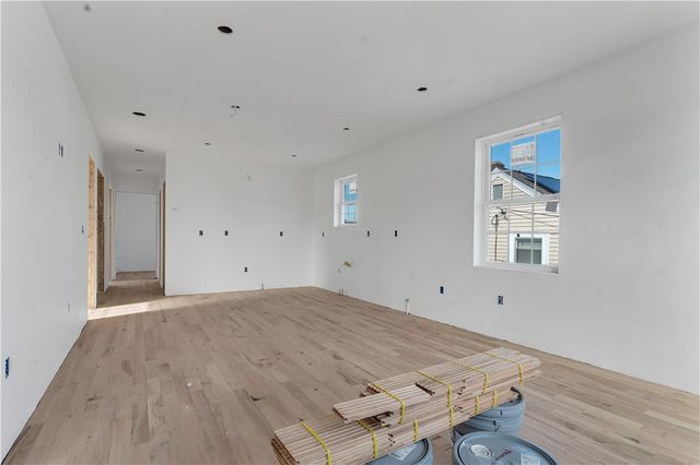 86 Lynch Street, Providence, RI 02908