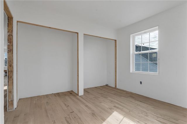 86 Lynch Street, Providence, RI 02908