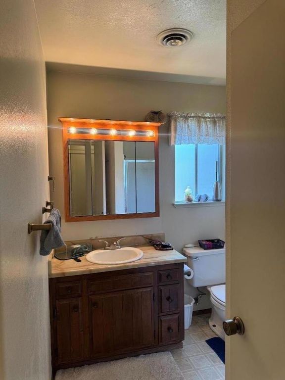 Image 11 of property listing at 678 Little Avenue, Gridley, CA 95948