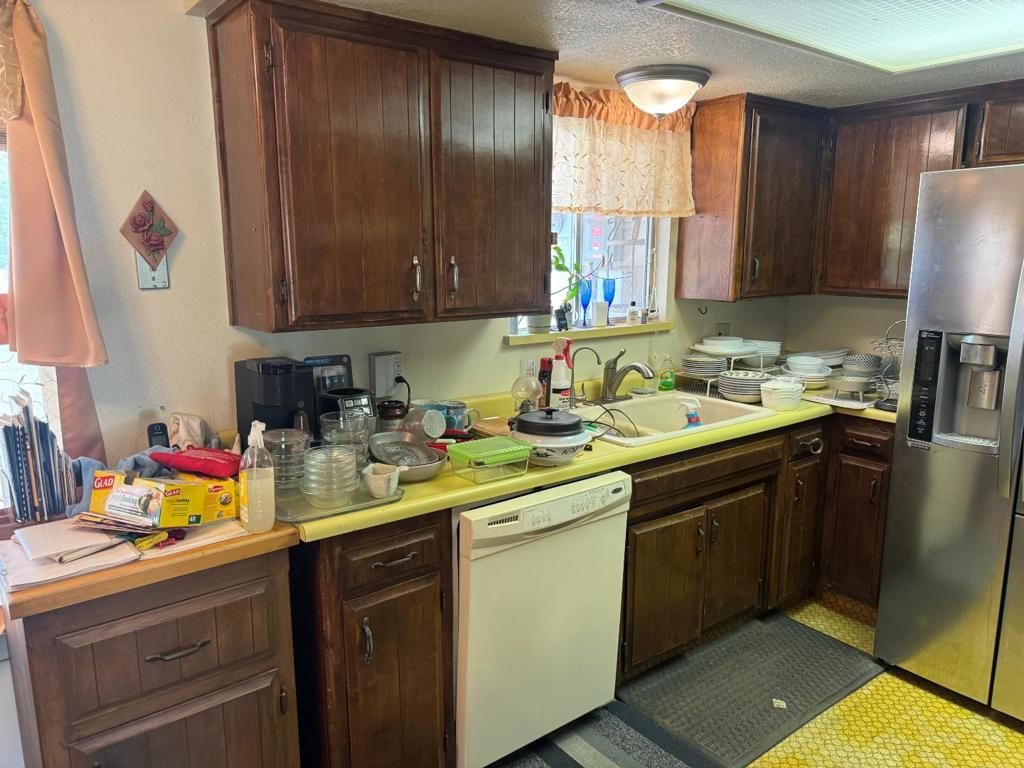Image 6 of property listing at 678 Little Avenue, Gridley, CA 95948