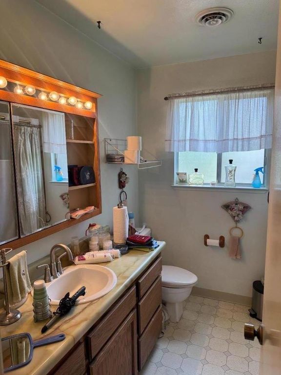 Image 9 of property listing at 678 Little Avenue, Gridley, CA 95948