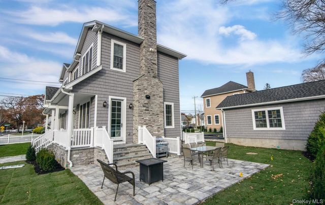 2 Seaman, Glen Cove, NY 11542